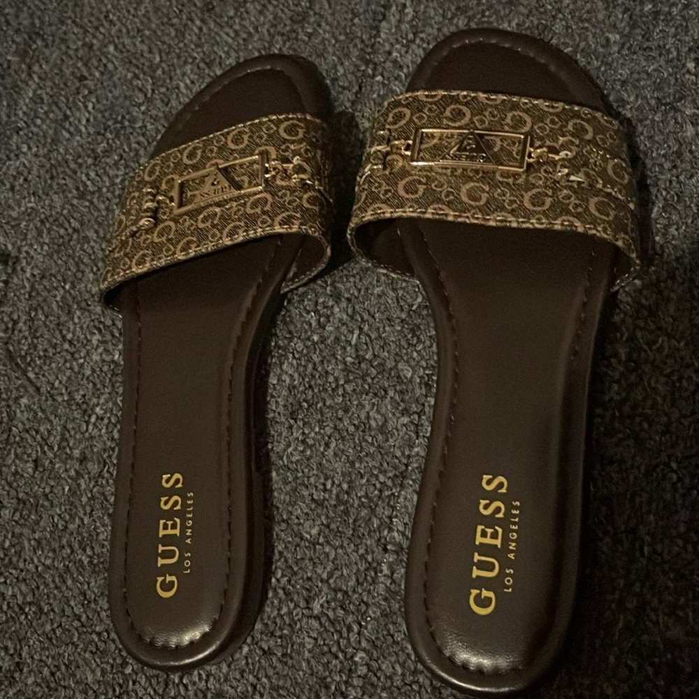 Guess sandals